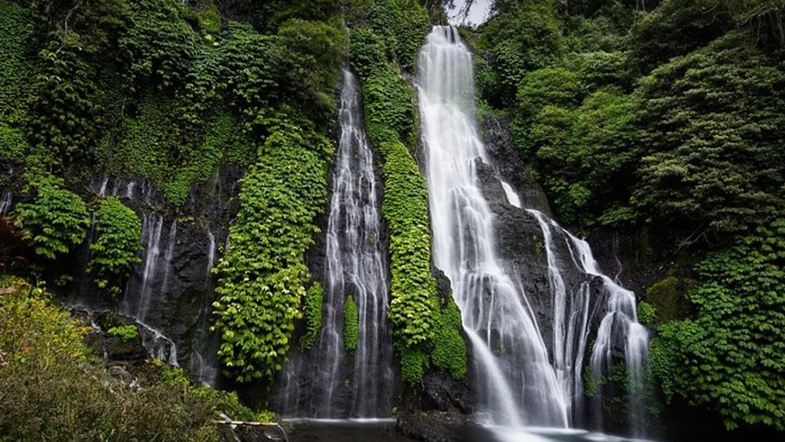 PIJI WATERFALL TREKKING 111600X900_0001_PIJI WATERFALL TREKKING 1 - Copy