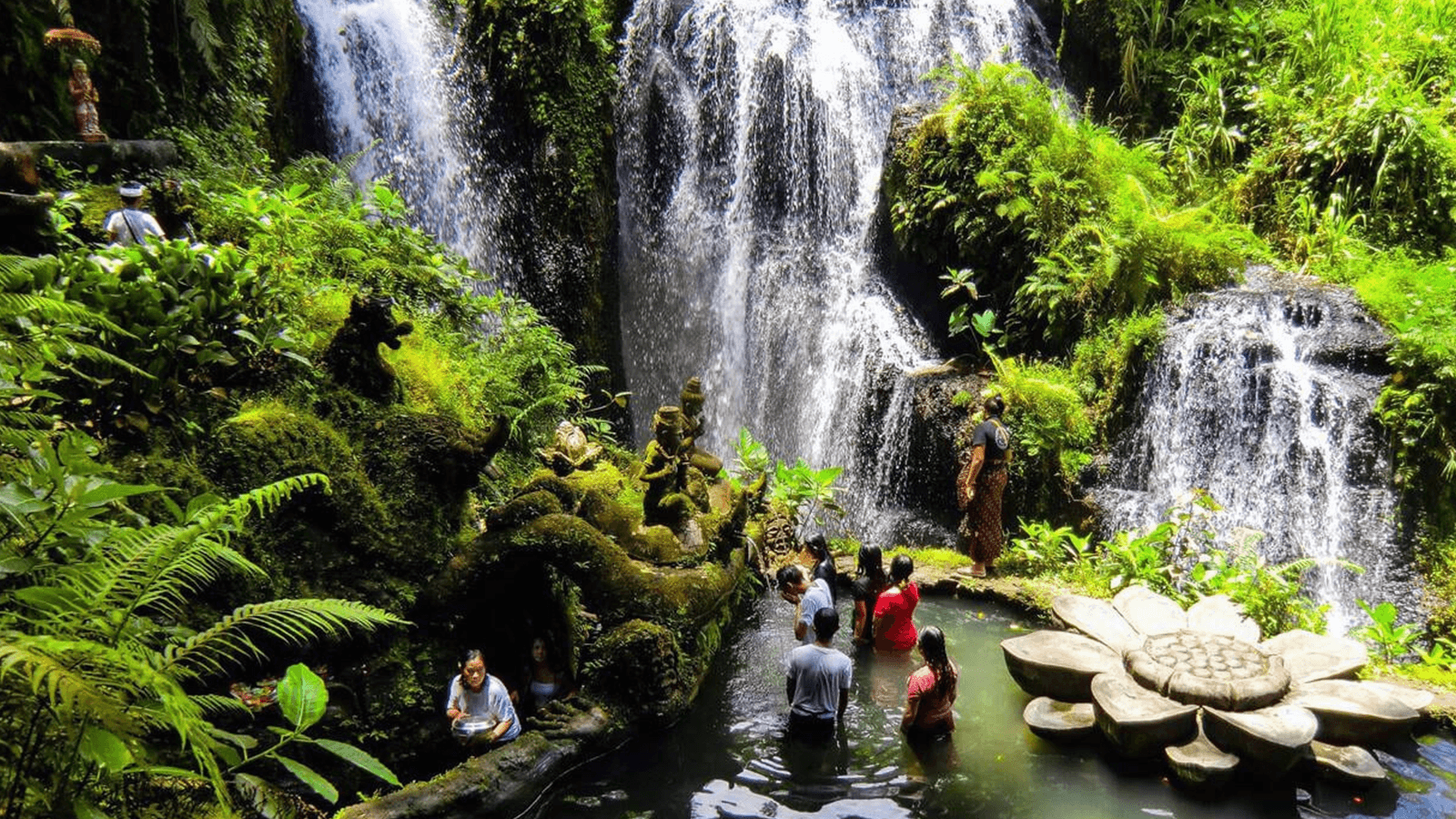 Taman Beji griya Waterfall temple 1600x900 (2)